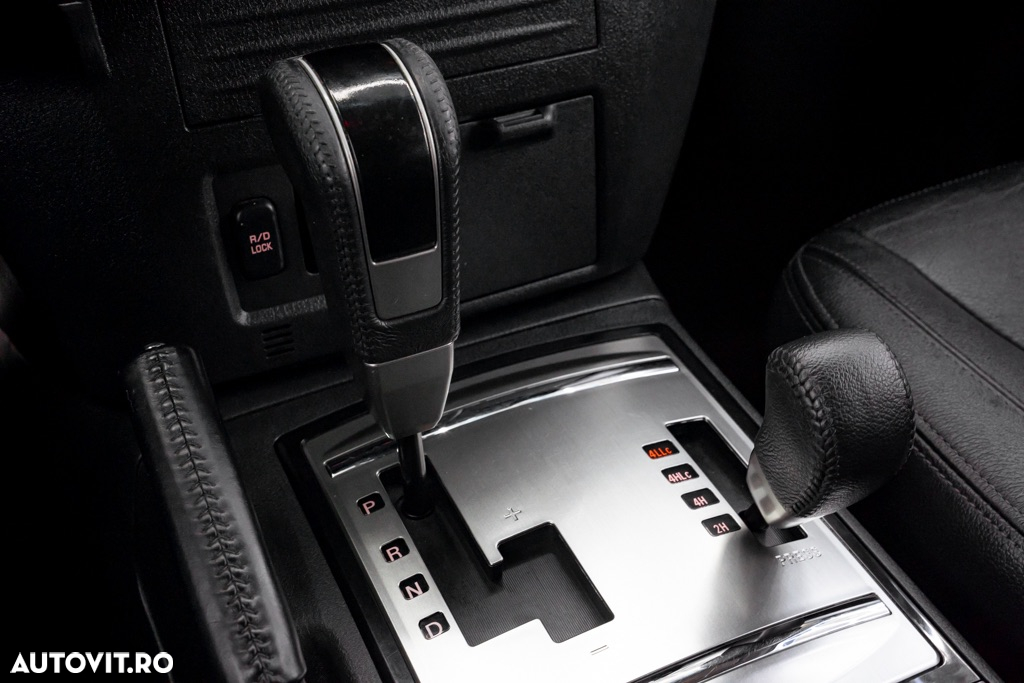 Mitsubishi Pajero 3.2 DI-D Automatik Top - 30