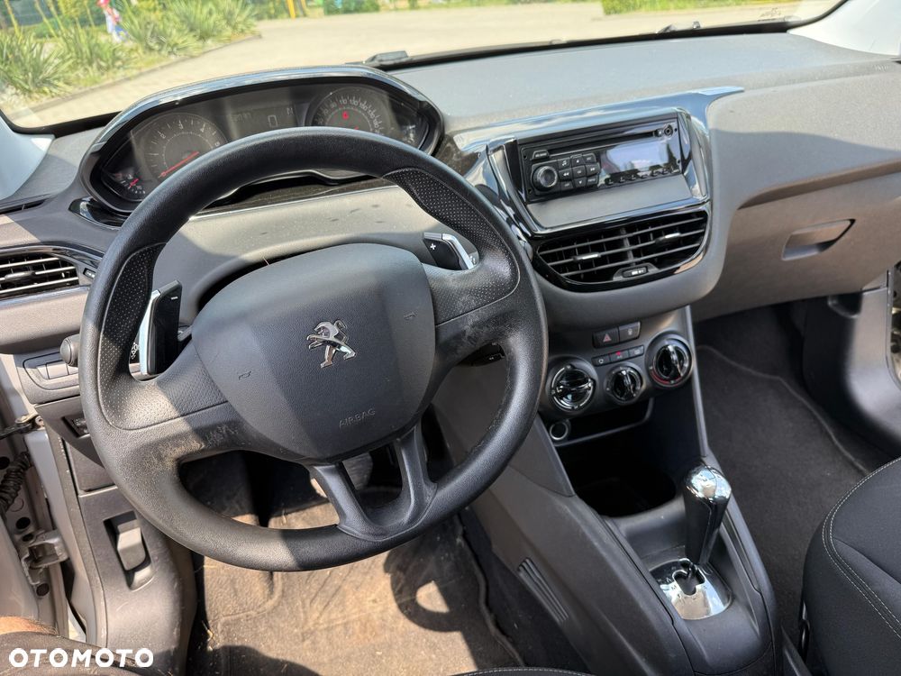 Peugeot 208 - 9