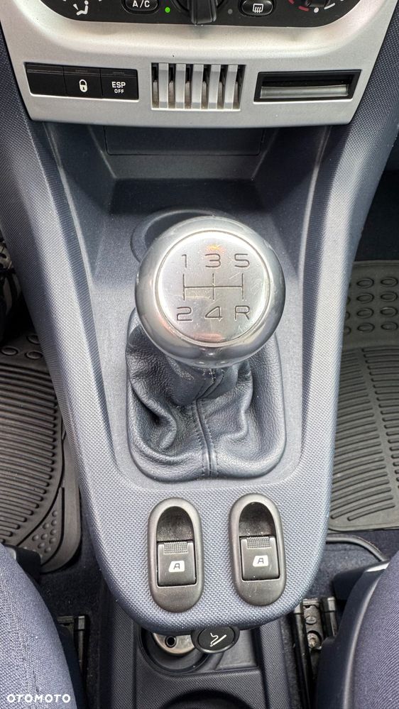 Peugeot 1007 1.4 Trendy - 12