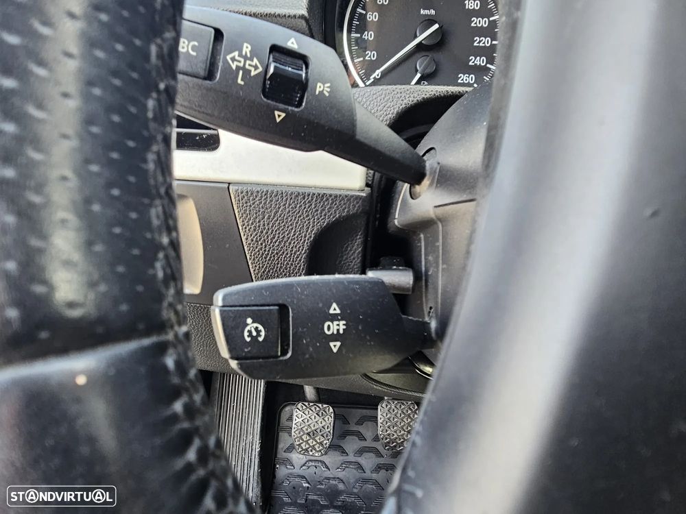 BMW 320 d Touring LifeStyle - 10