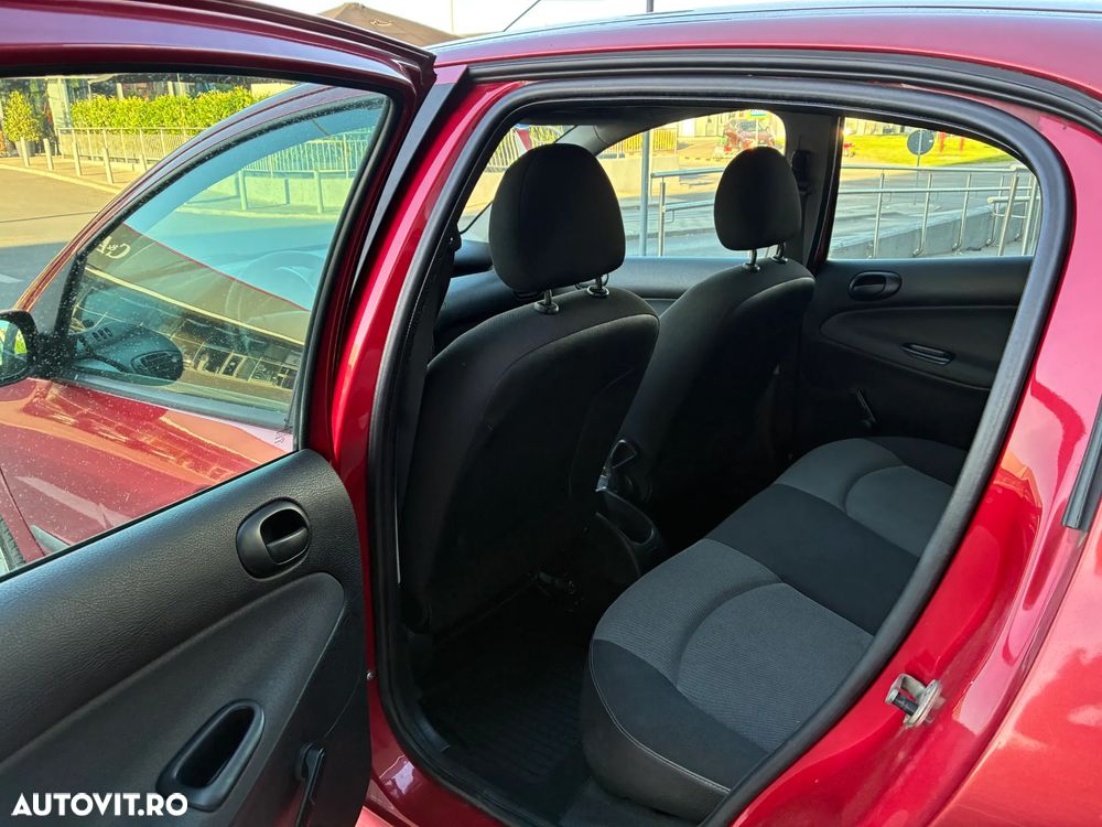 Peugeot 206 - 11
