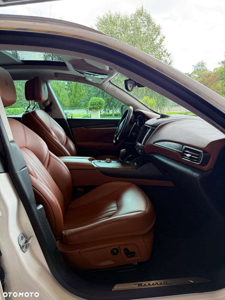 Maserati Levante Essence - 11