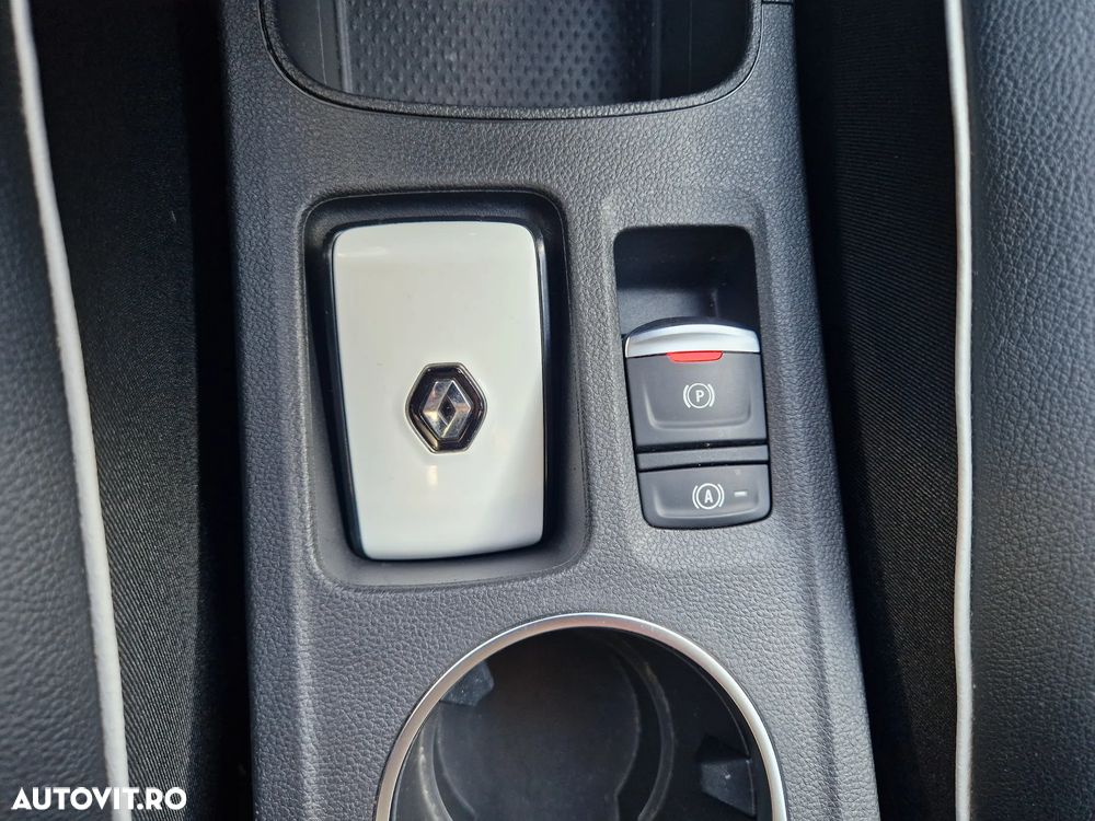 Renault Captur PHEV 160 Techno - 23