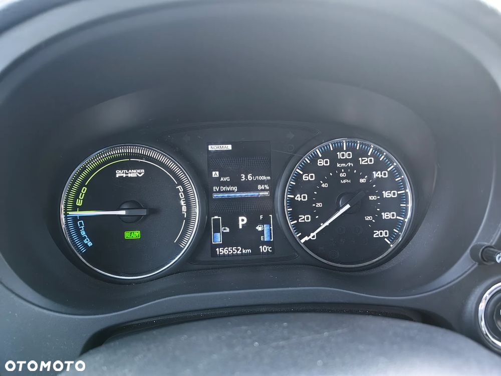 Mitsubishi Outlander - 10