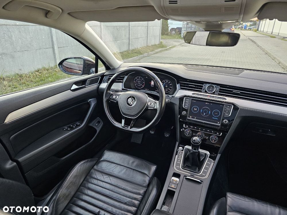 Volkswagen Passat - 24