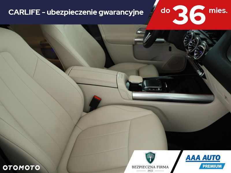 Mercedes-Benz GLA - 9