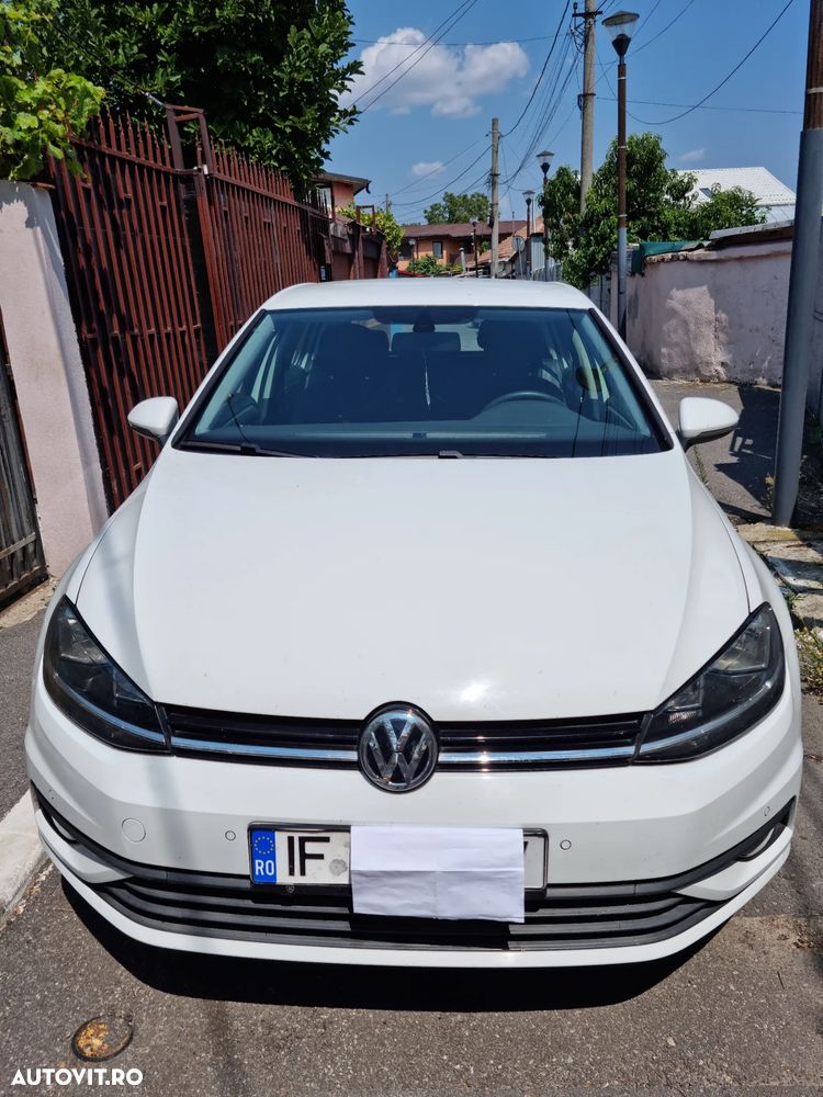 Volkswagen Golf - 1
