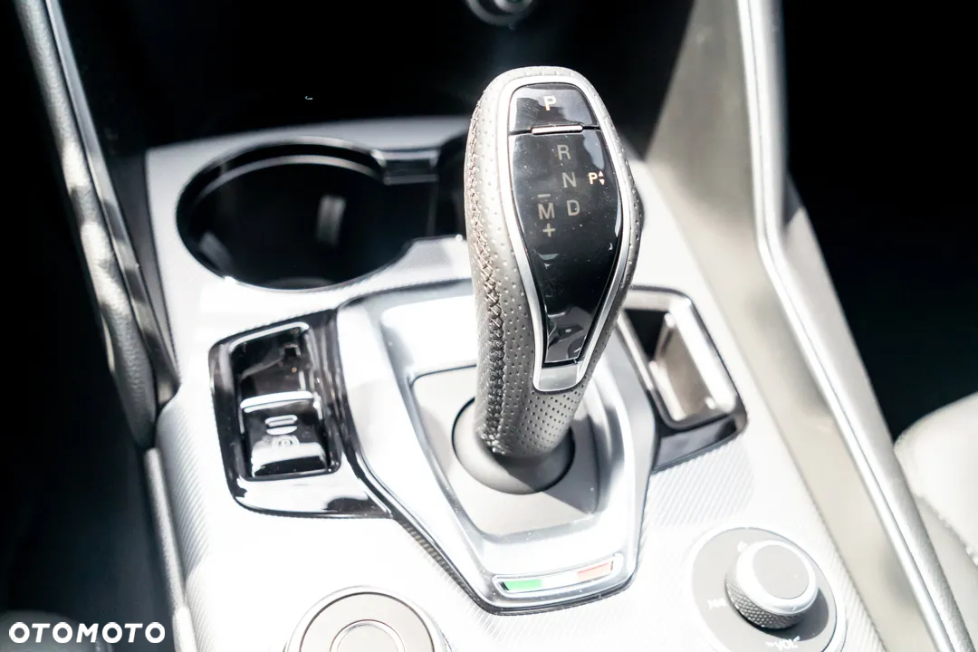 Alfa Romeo Giulia 2.0 Turbo Veloce Q4 - 17