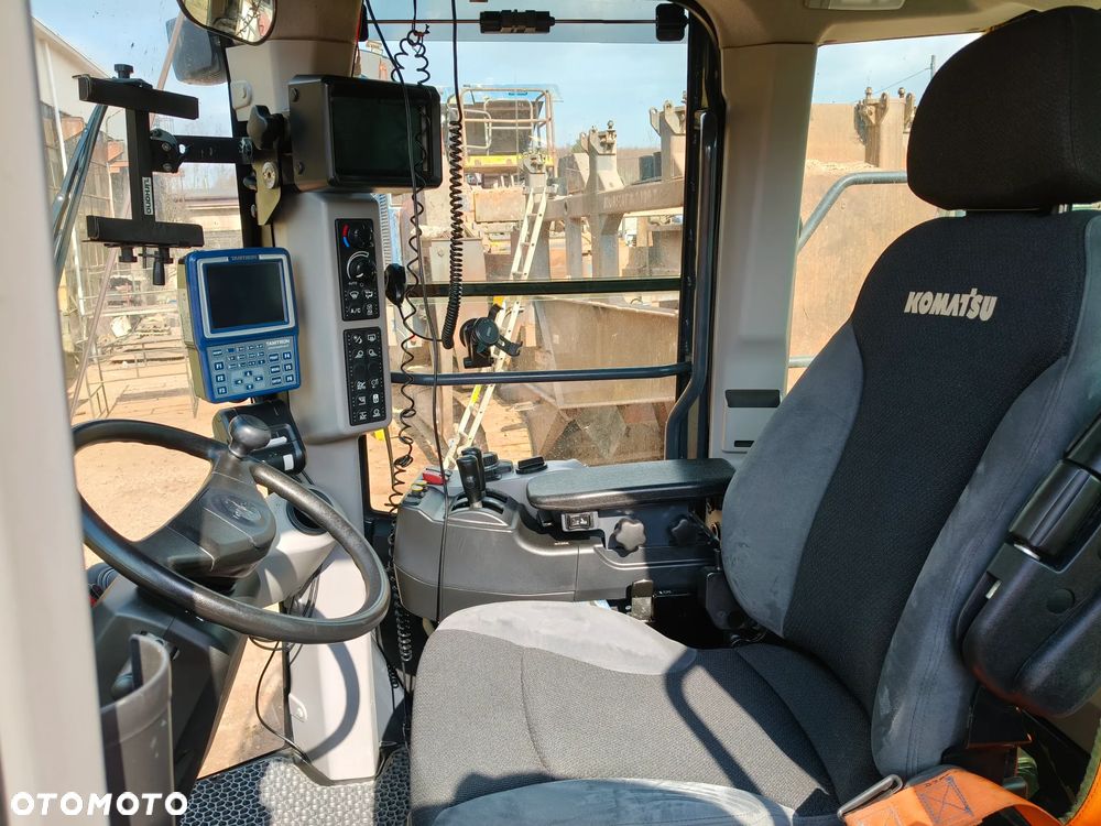 Komatsu WA475-10E0 2 - 9