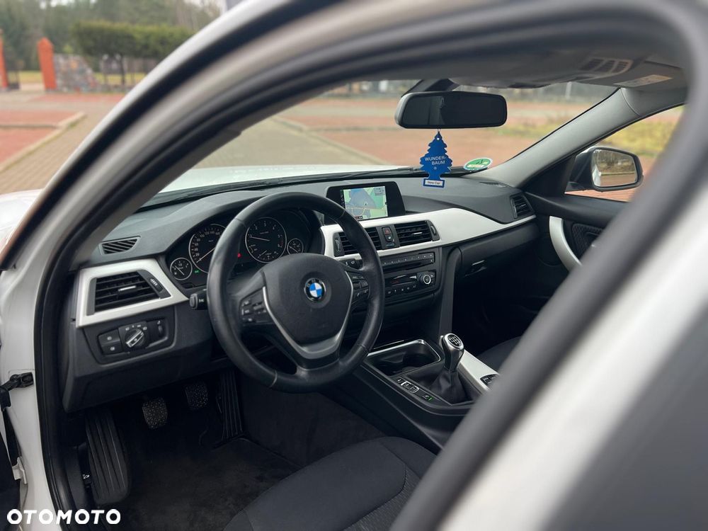 BMW Seria 3 320d DPF - 16