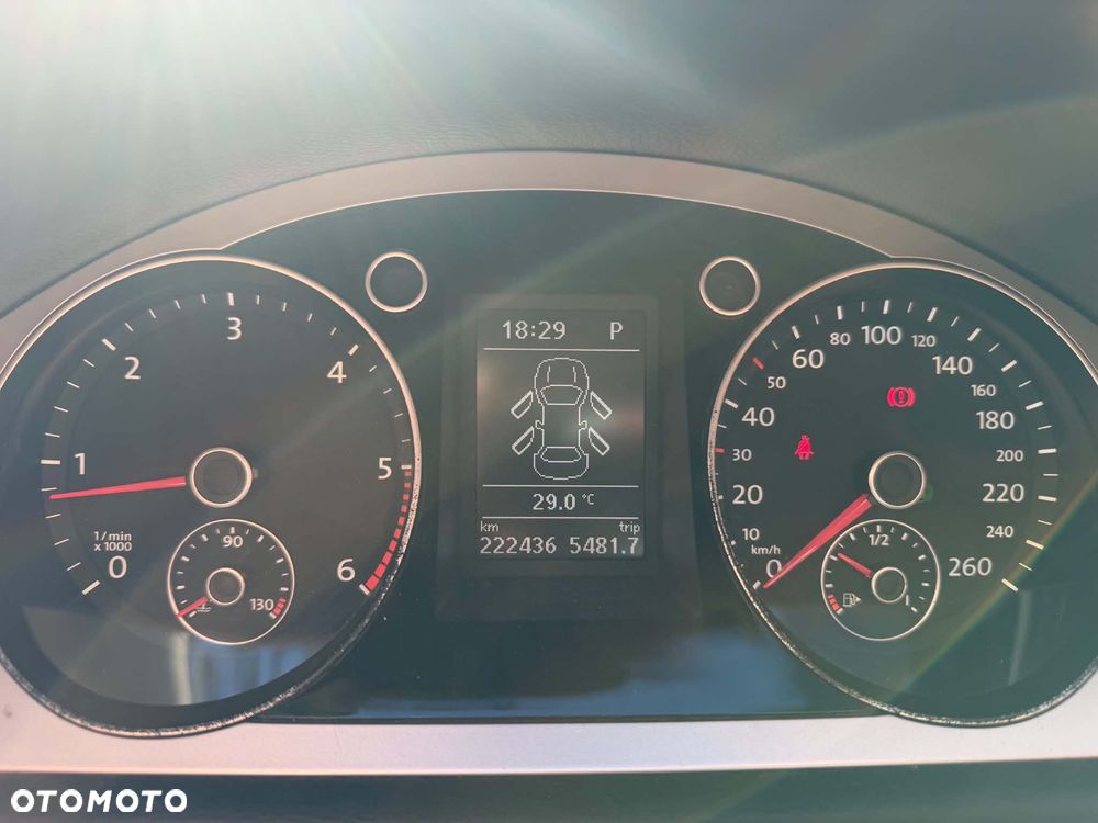 Volkswagen Passat 2.0 TDI Comfortline DSG - 11