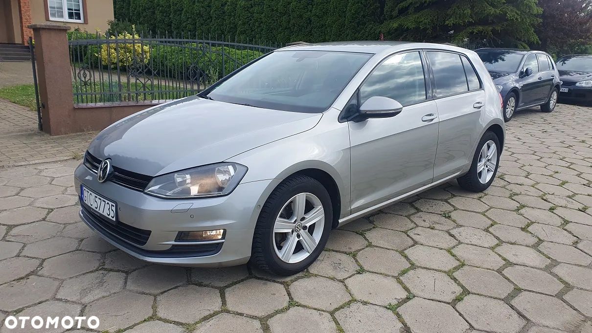 Volkswagen Golf - 1