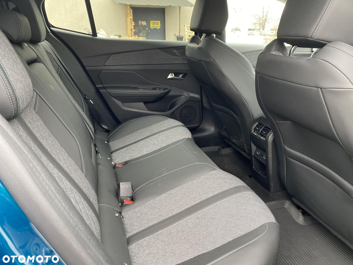 Peugeot 408 1.2 PureTech Allure S&S EAT8 - 12