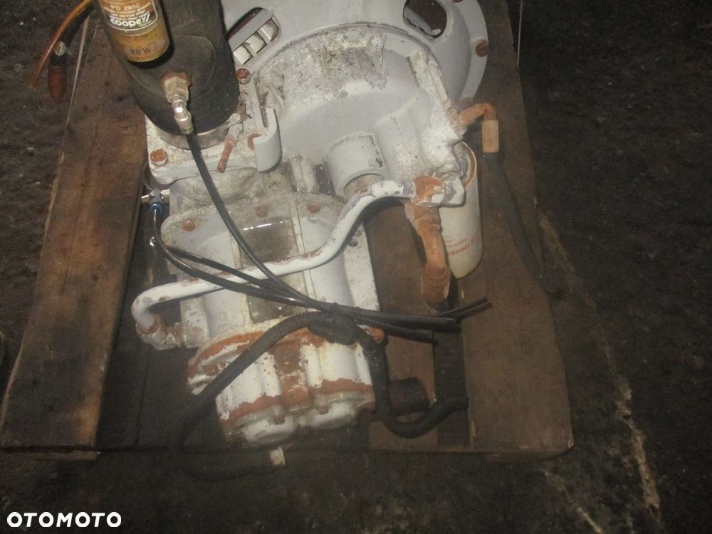 POMPA SRUBOWA DEUTZ 3-CYLINDROWY F3L1011F HG 4349 - 2