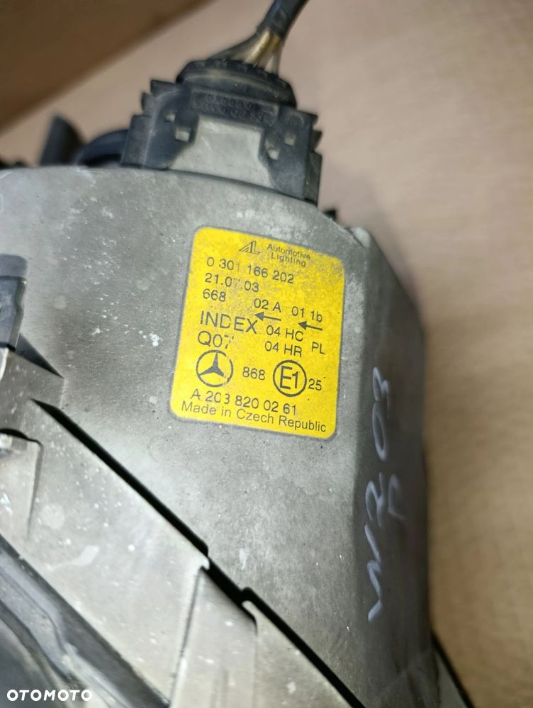 W203 lampa przednia przód Europa oryginał stan bdb bez uszkodzeń C klasa Mercedes A203 820 02 61 - 5