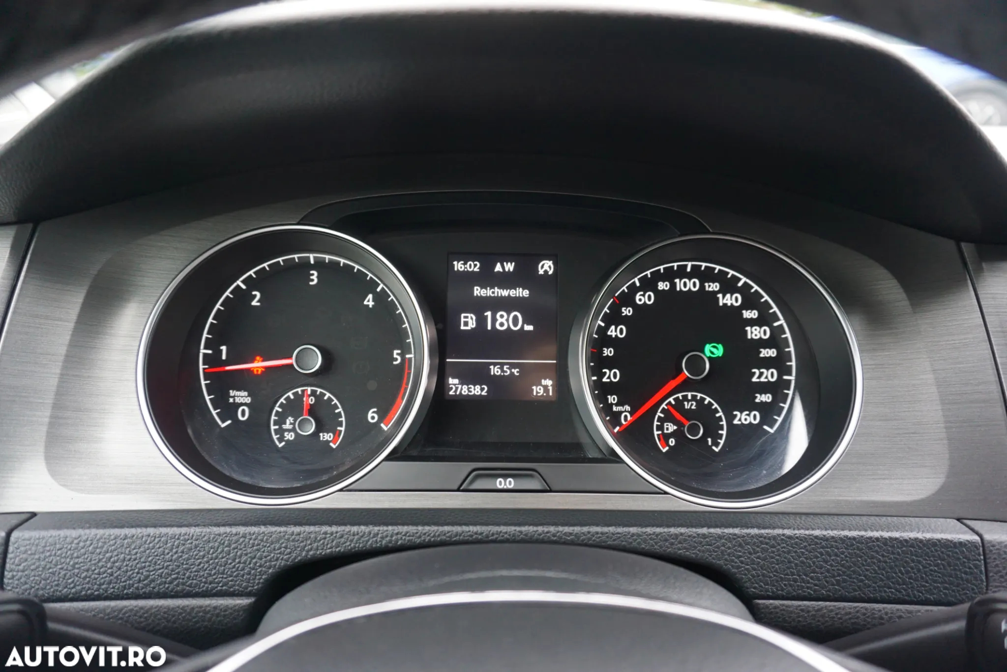 Volkswagen Golf 1.6 TDI BlueMotion Technology DPF Highline DSG - 19