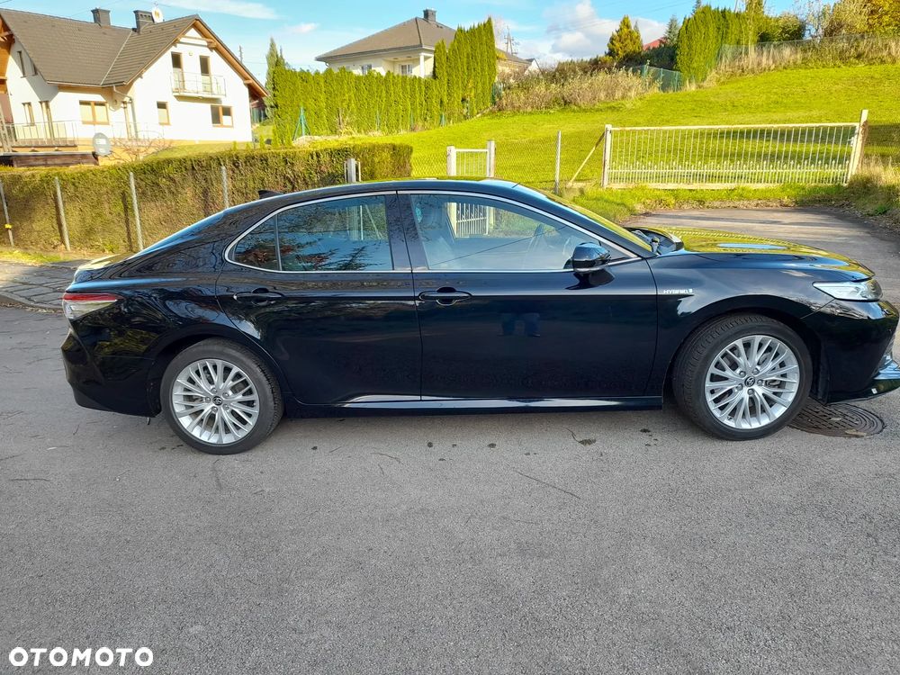 Toyota Camry 2.5 Hybrid Executive CVT - 2