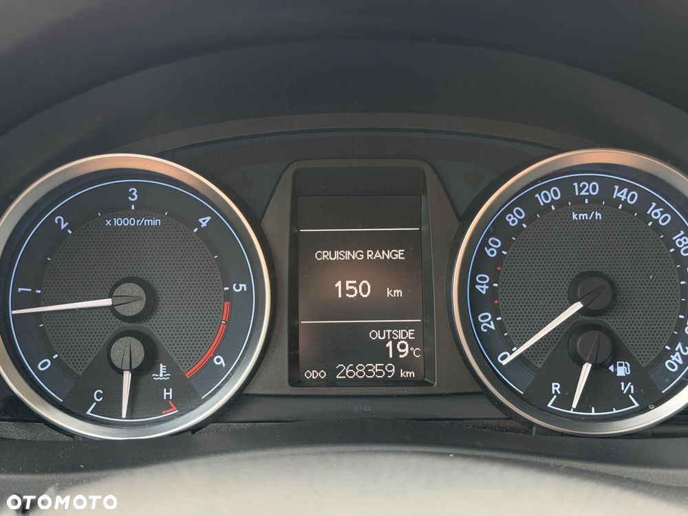 Toyota Auris 2.0 D-4D Premium Comfort - 27