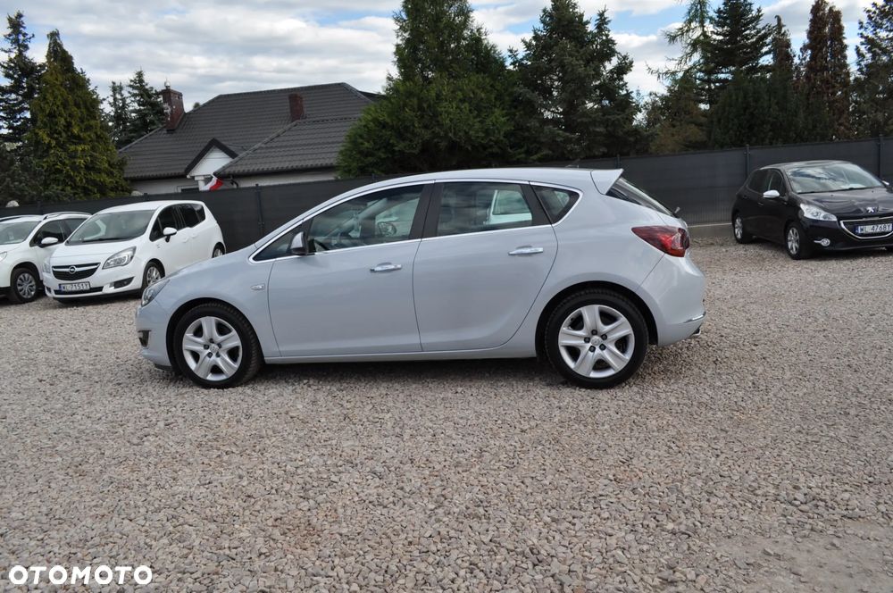 Opel Astra 1.6 Turbo Automatik - 10