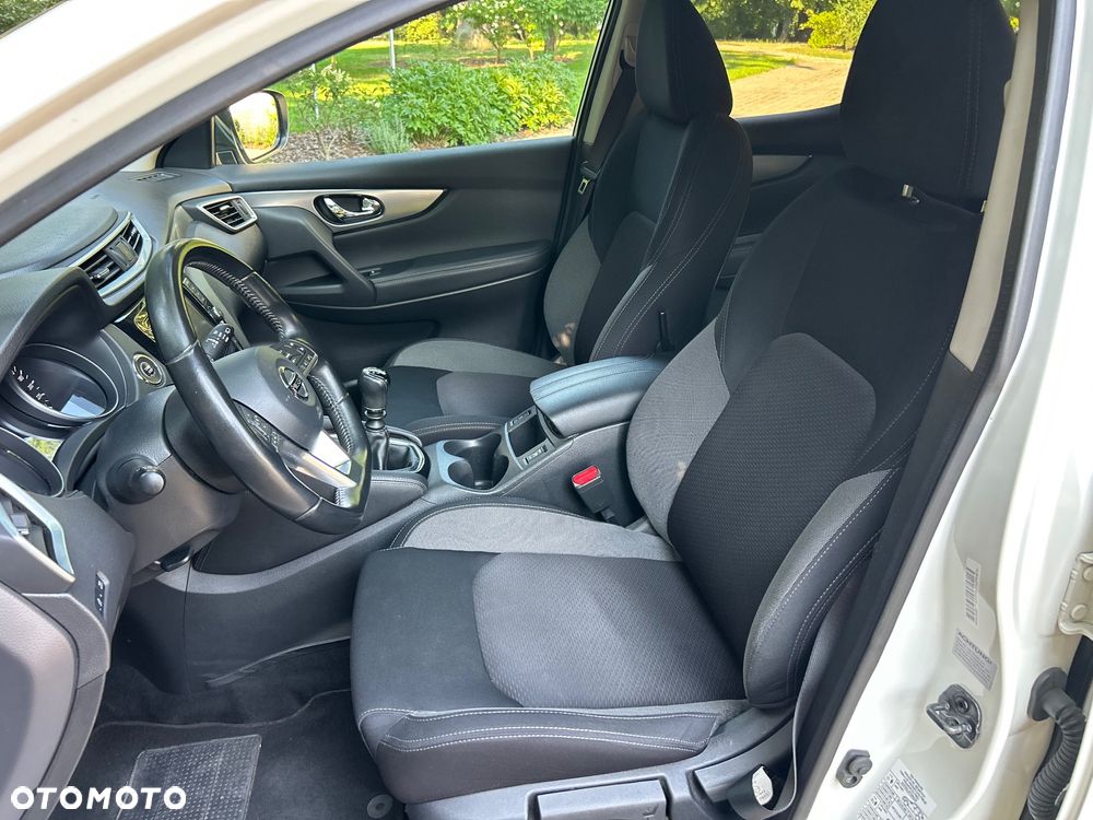 Nissan Qashqai 1.3 DIG-T AKARI - 16