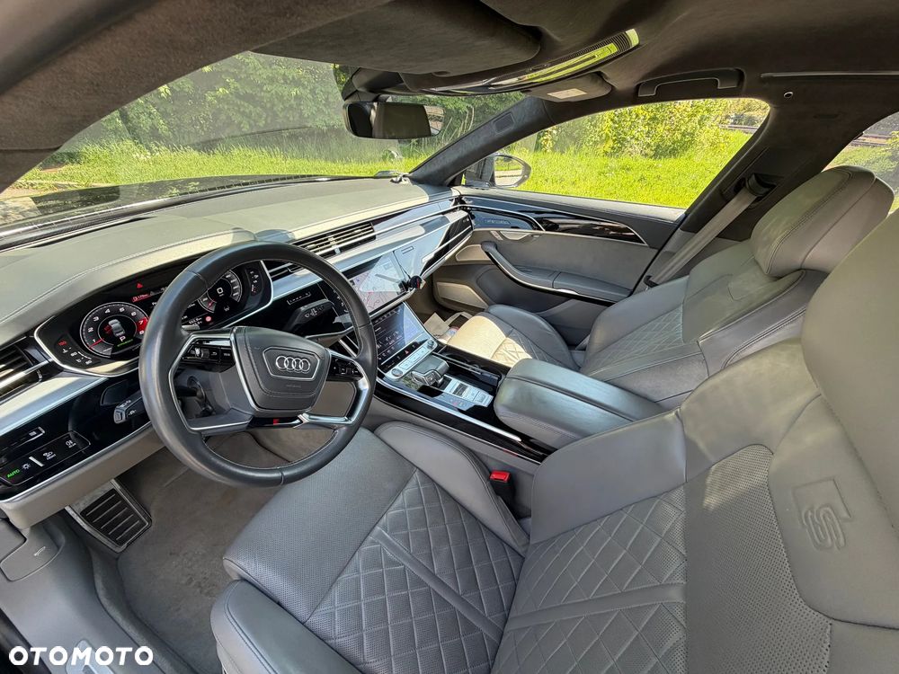 Audi S8 - 6