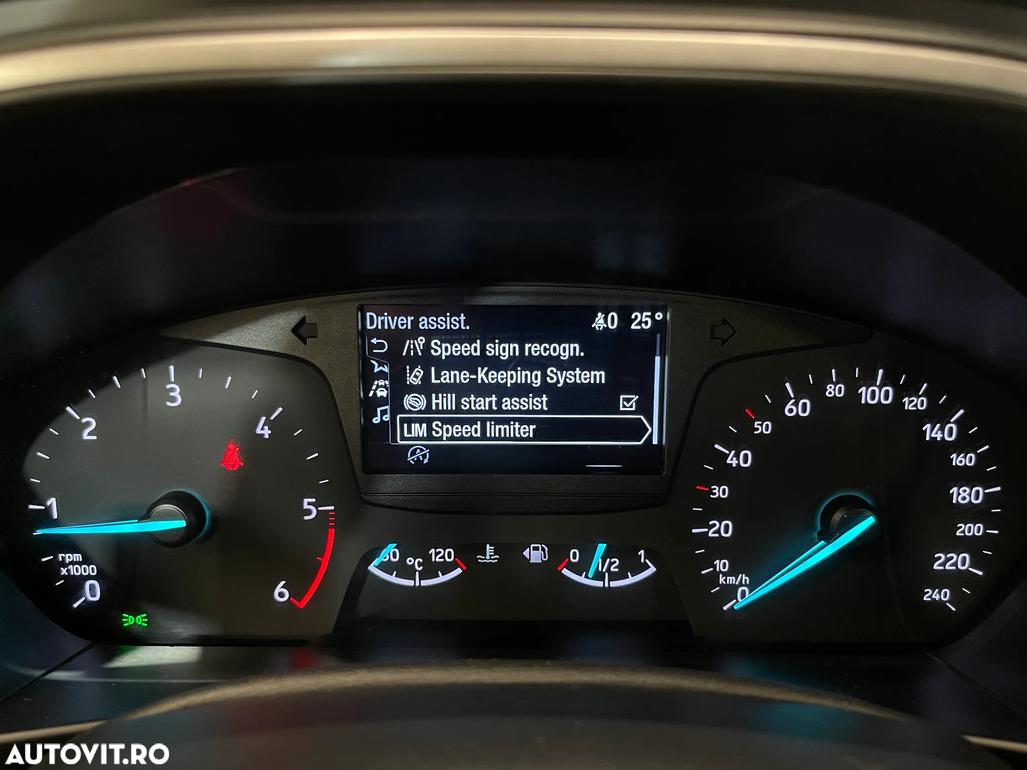 Ford Focus 1.5 EcoBlue Trend Edition - 23