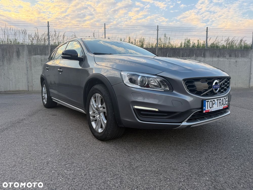 Volvo V60 D4 Geartronic Summum - 1