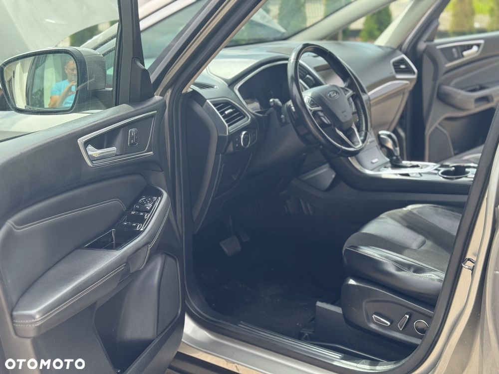 Ford S-Max 2.0 TDCi 4WD Titanium PowerShift - 24
