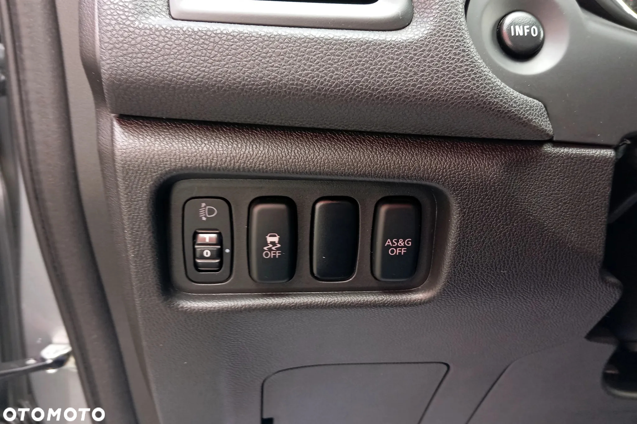 Mitsubishi ASX - 20