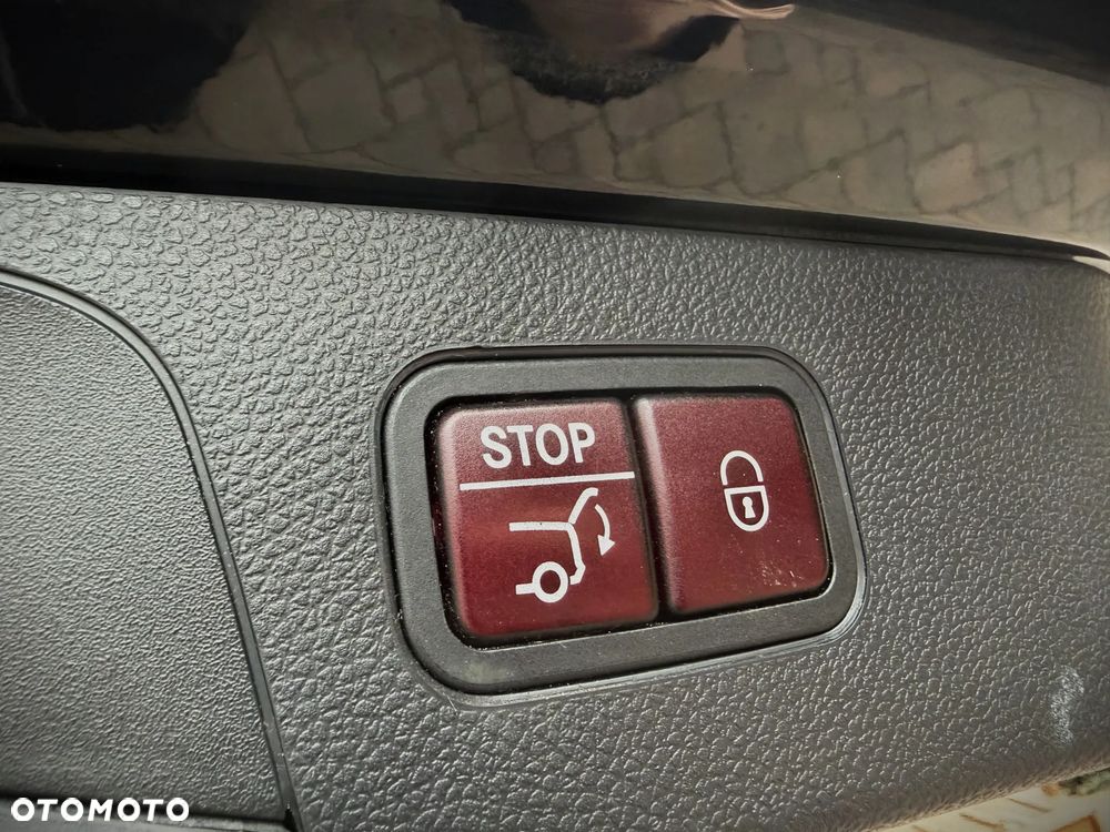 Mercedes-Benz GLC - 25