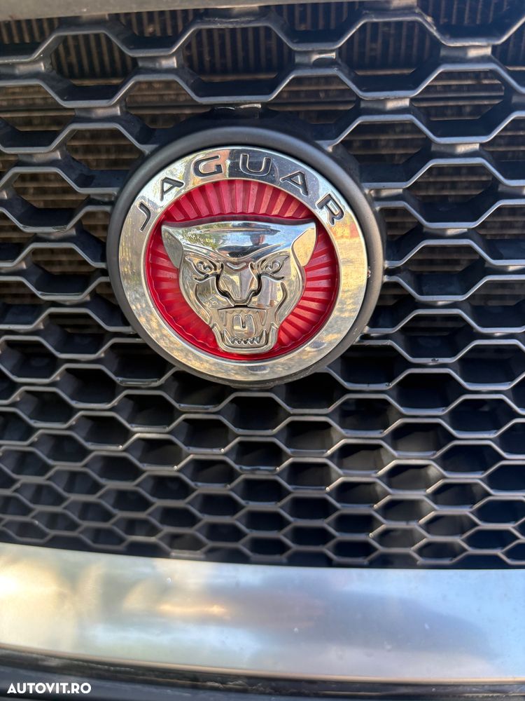 Jaguar F-Pace - 12