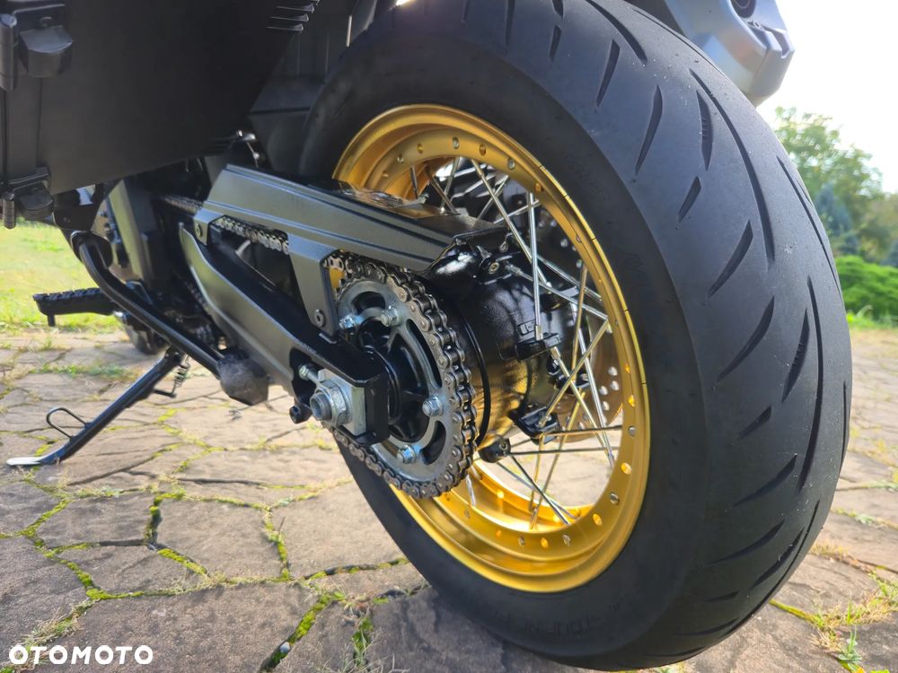Suzuki V-STROM - 23
