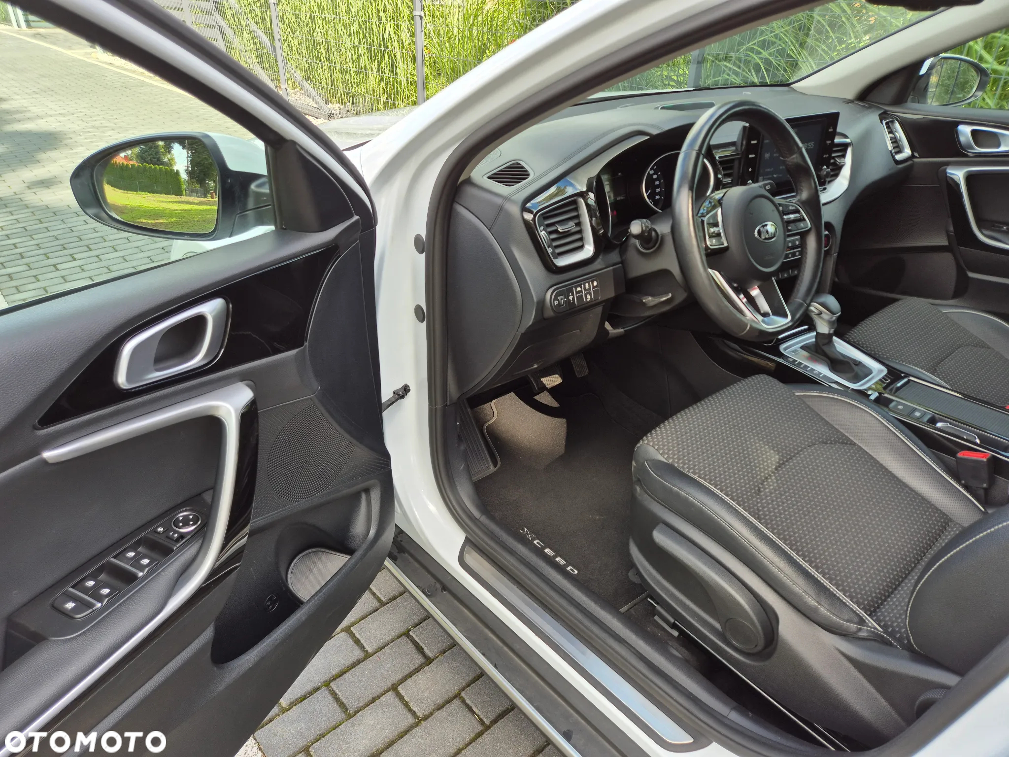 Kia XCeed - 10