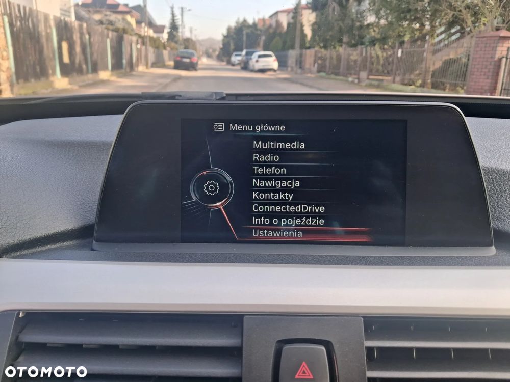 BMW 3GT 318d Luxury Line - 24