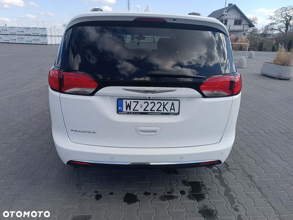 Chrysler Pacifica - 6