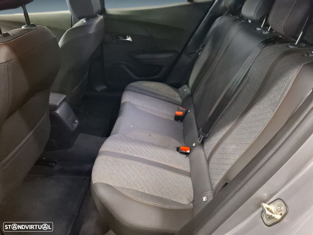 Peugeot 2008 1.2 Hybrid Allure e-DCS6 - 14