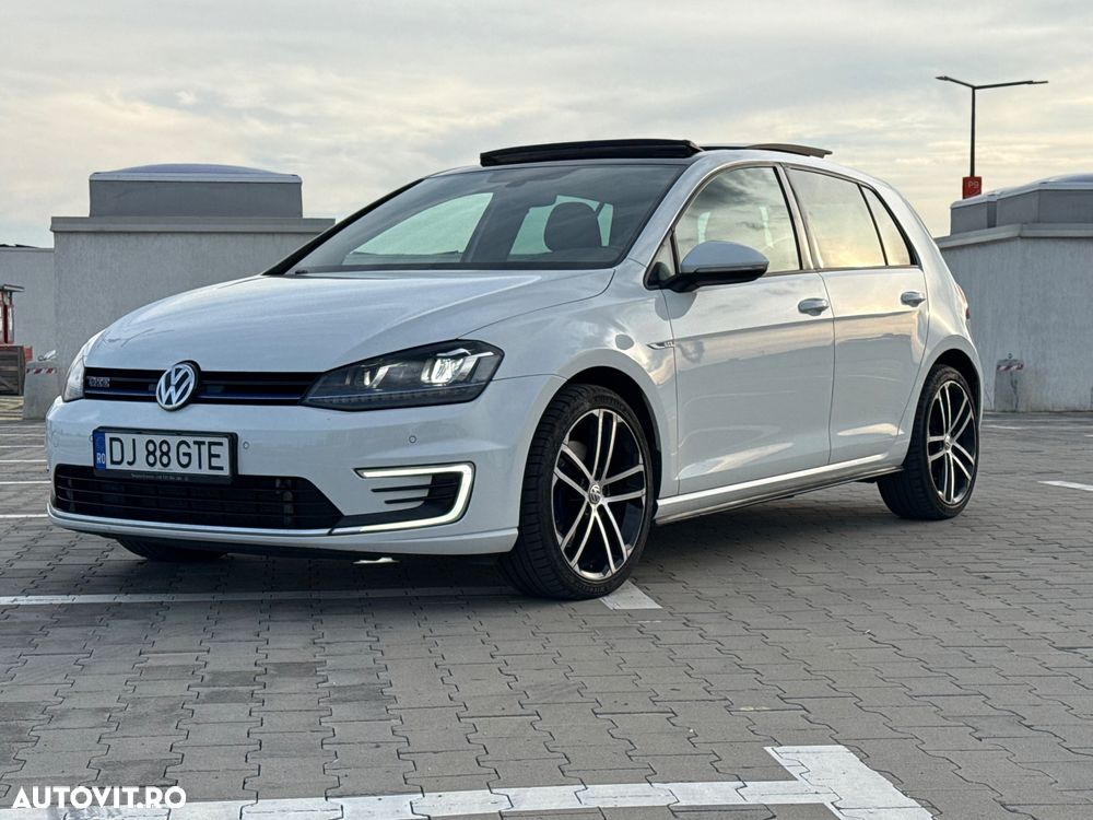 Volkswagen Golf - 14