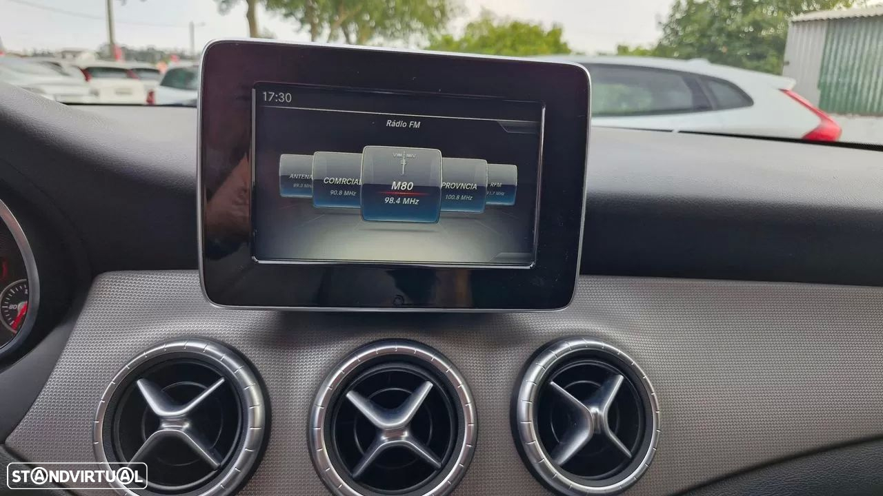 Mercedes-Benz CLA 180 d Shooting Brake Urban - 12