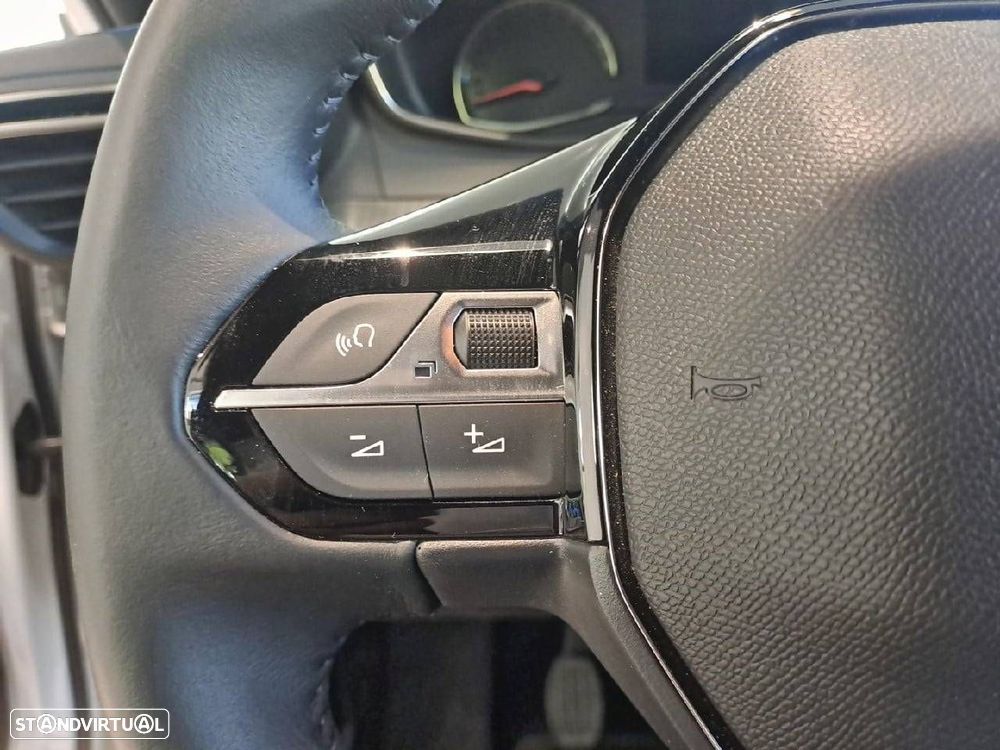 Peugeot 2008 1.2 Style - 16