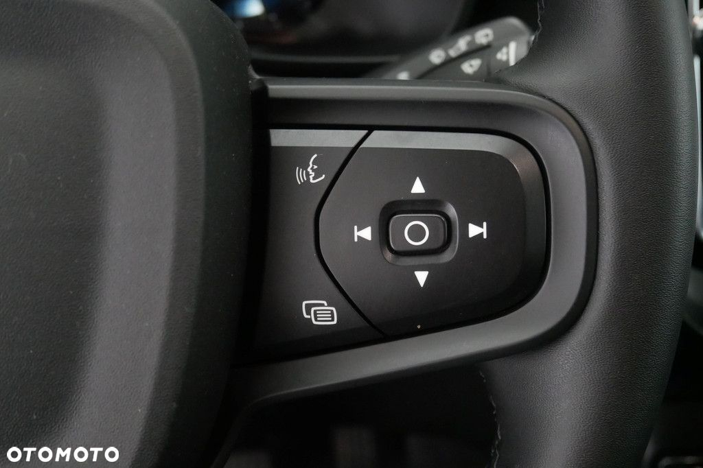 Volvo XC 40 - 22