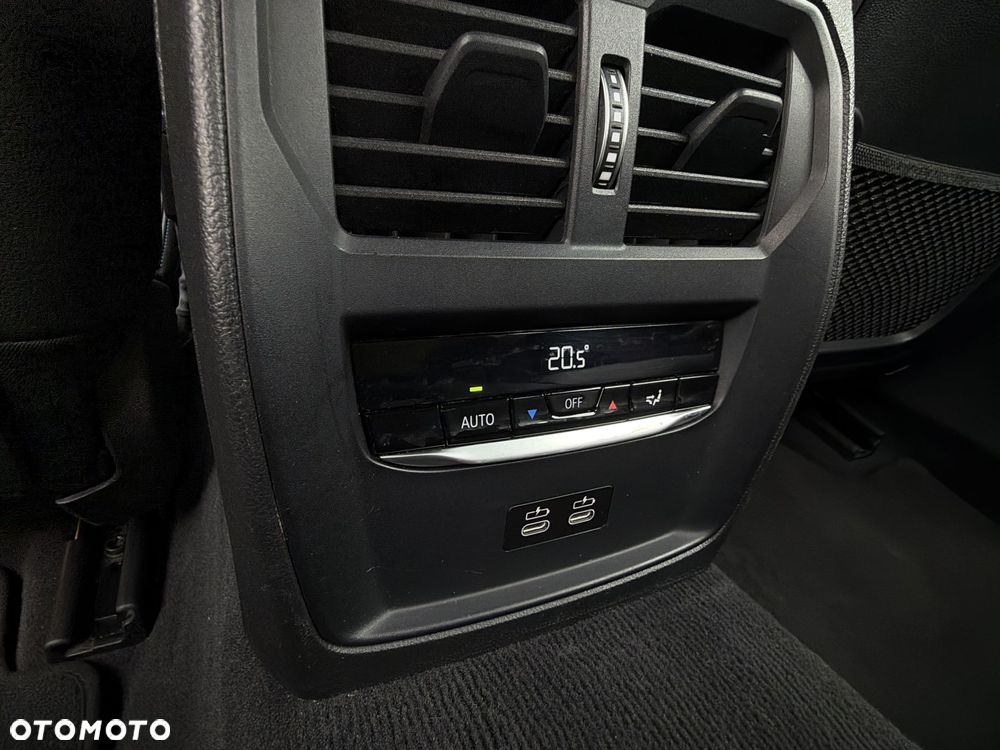 BMW Seria 3 318i - 22