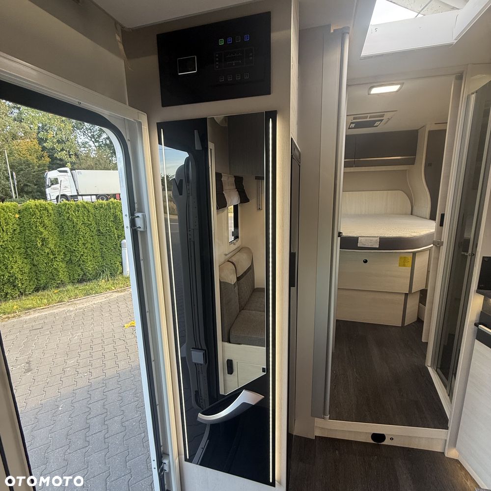 Ford Chausson 788 Titanium Premium - 18