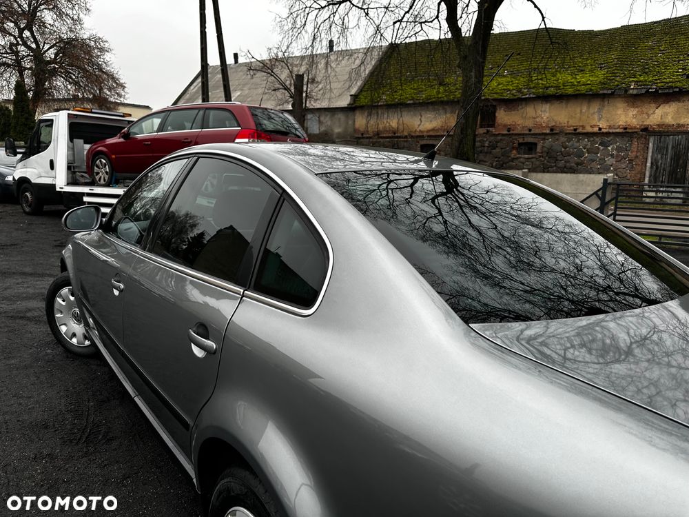 Volkswagen Passat - 16