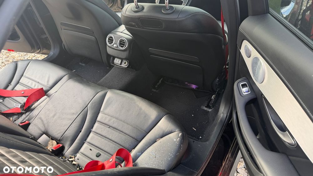 Mercedes-Benz Klasa C AMG 43 4Matic AMG TCT 9G - 17