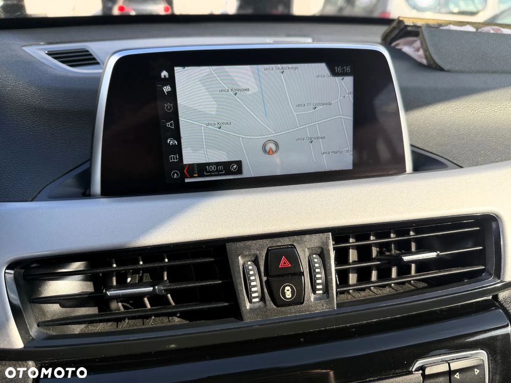 BMW X1 sDrive18d Advantage sport - 11