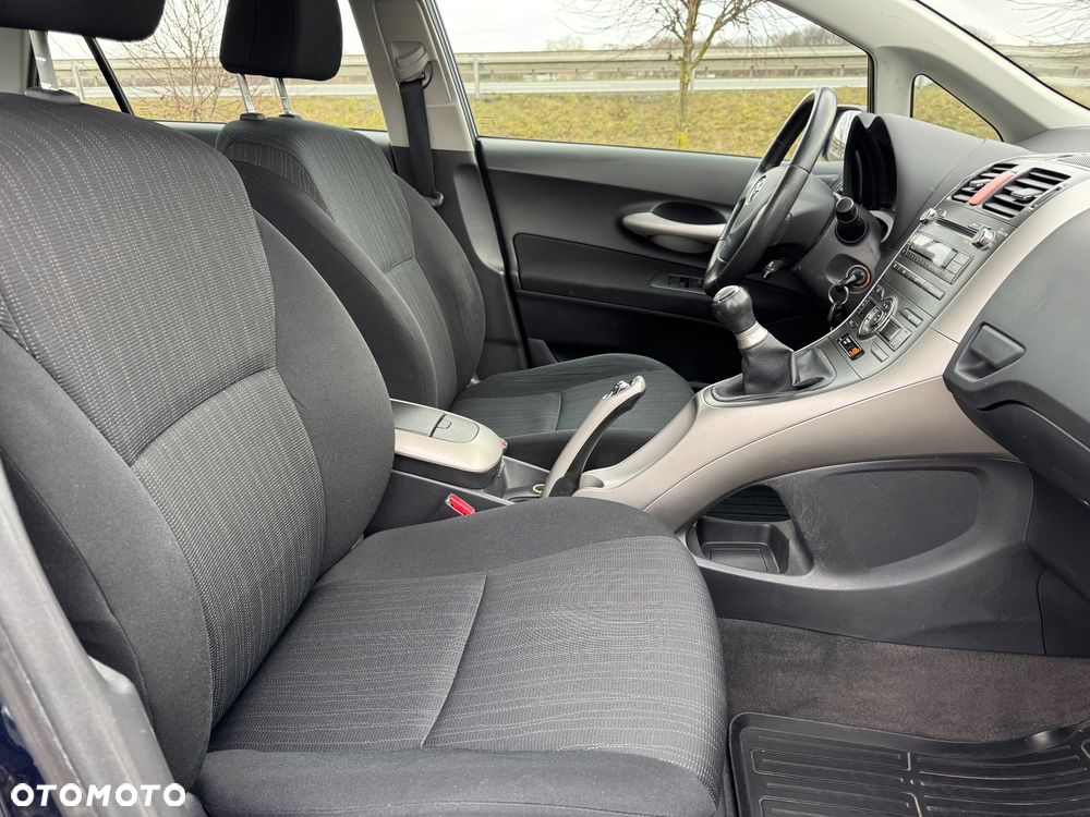 Toyota Auris 1.6 VVT-i Executive - 7