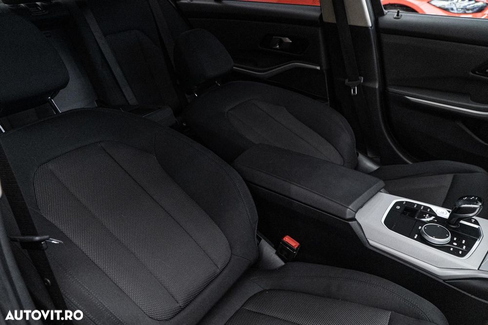 BMW Seria 3 316d Aut. Sport Line - 33
