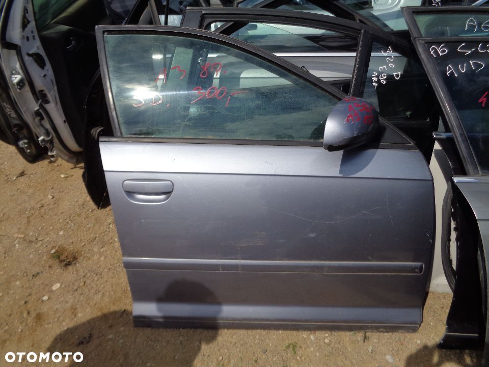 AUDI A3 8P LUSTERKO PRAWE EUROPA - 1