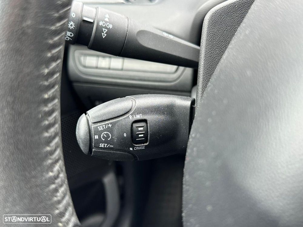 Peugeot 208 1.2 PureTech Active - 29