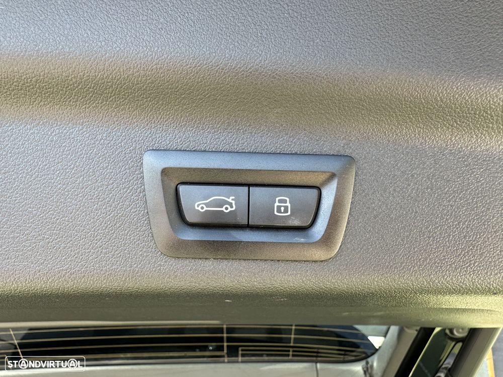 BMW iX1 xDrive30 xLine - 40